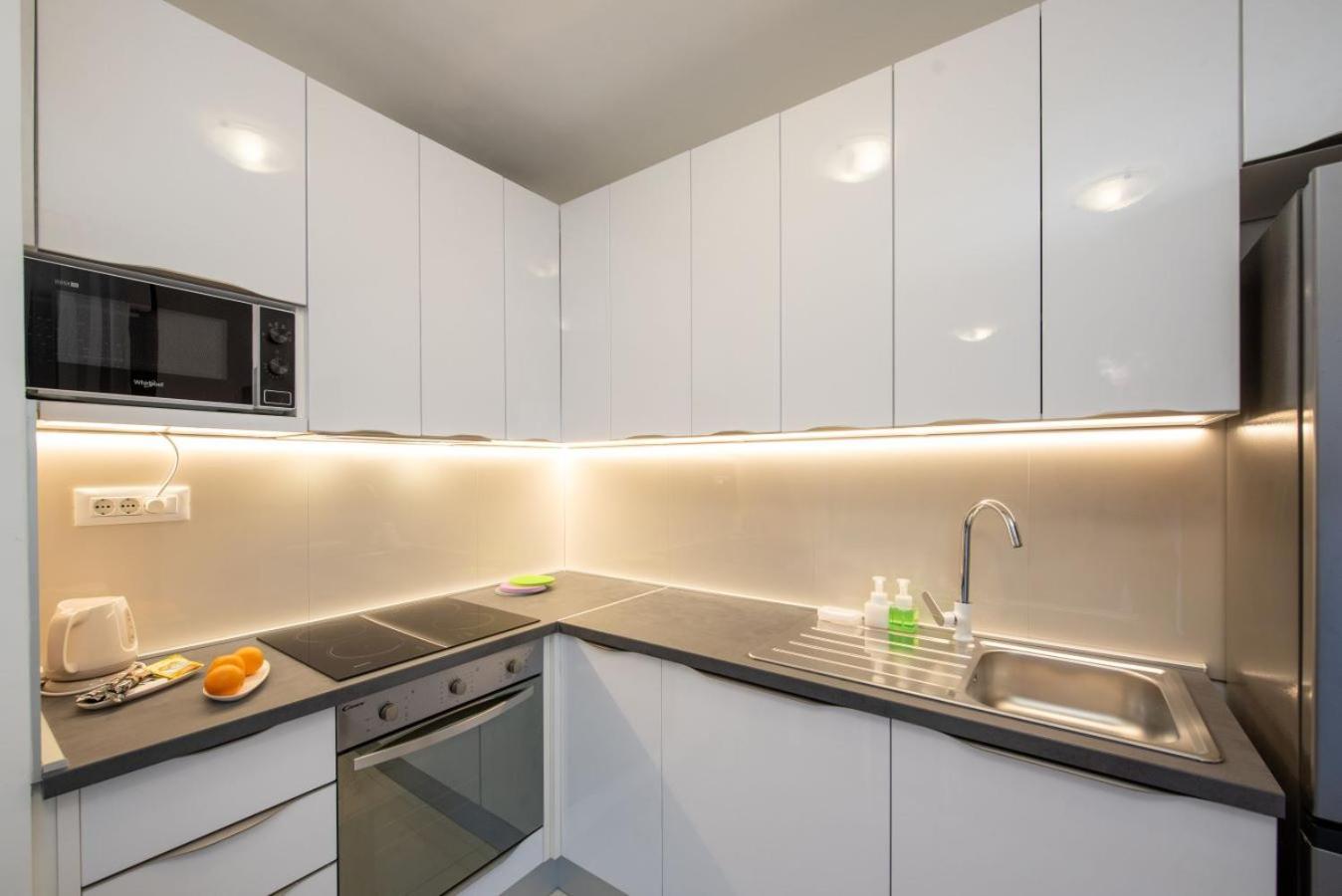 S'Akvarel 4 - Private Garage Apartment Split Bagian luar foto
